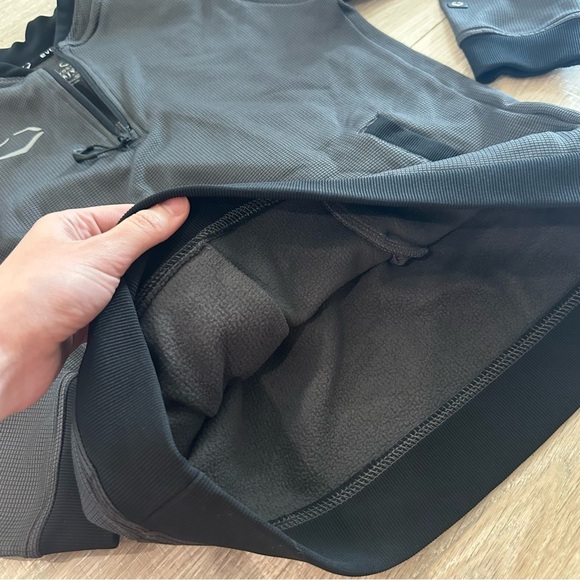 Evoshield gray and blue 1/4 zip pullovers - Picture 3 of 9